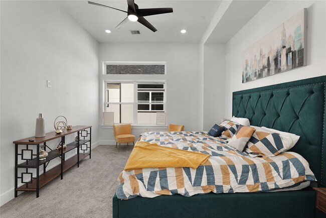 Building Photo - 1913 Hoskins Dr