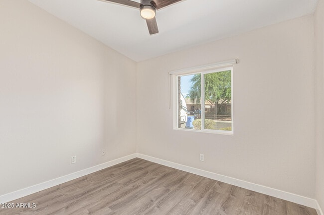 Building Photo - 502 E Sequoia Dr