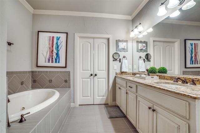 Building Photo - 1914 Euclid Ave