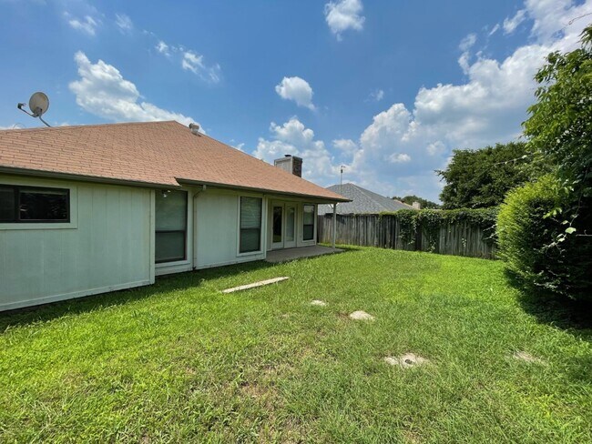 Building Photo - 5903 Sterling Green Trail