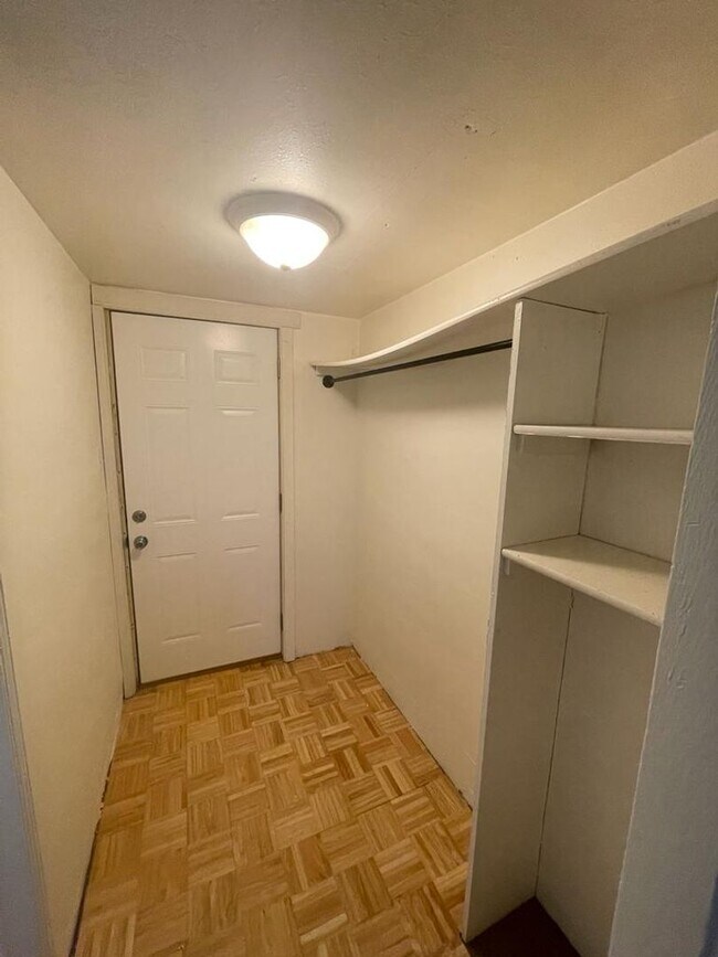 Building Photo - 1909 S Brookfield St