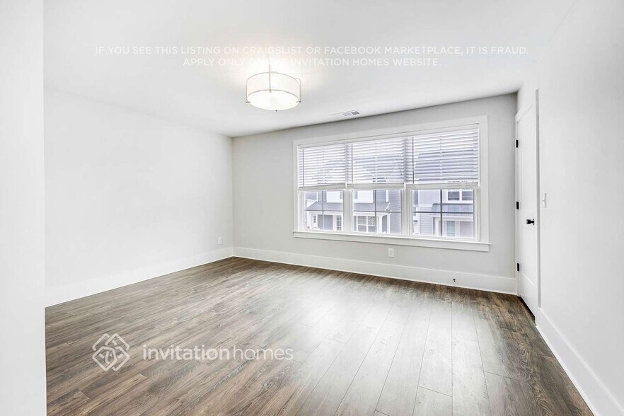 Building Photo - 244 Founders Ln