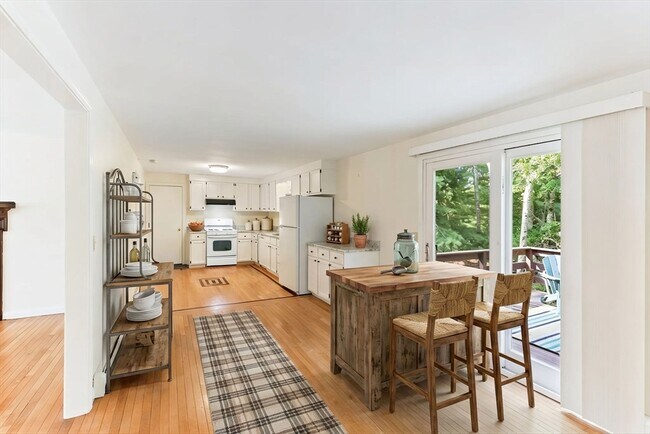 Building Photo - 49 Bramblebush Dr