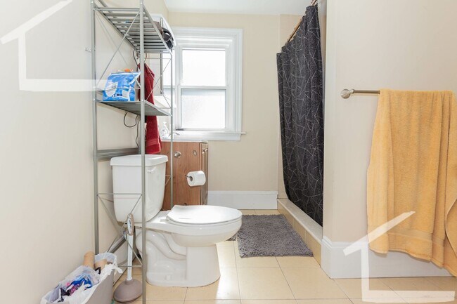 Building Photo - 9/1 Huge 4BR/2BA near Brighton Center, Bos...
