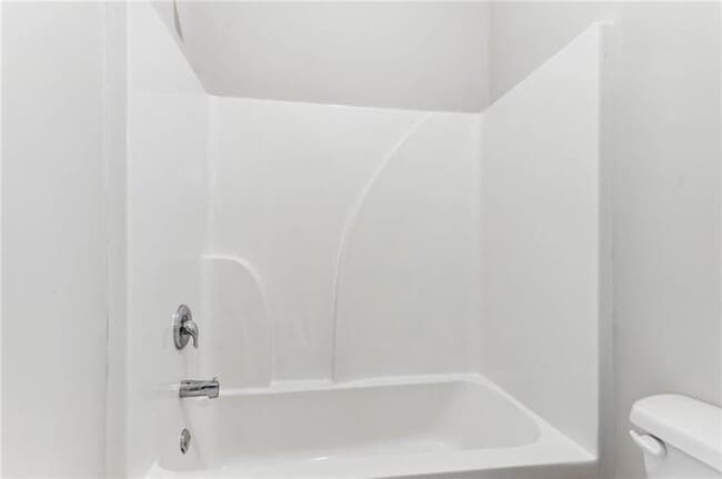 Building Photo - 5530 Mirror Lake Dr