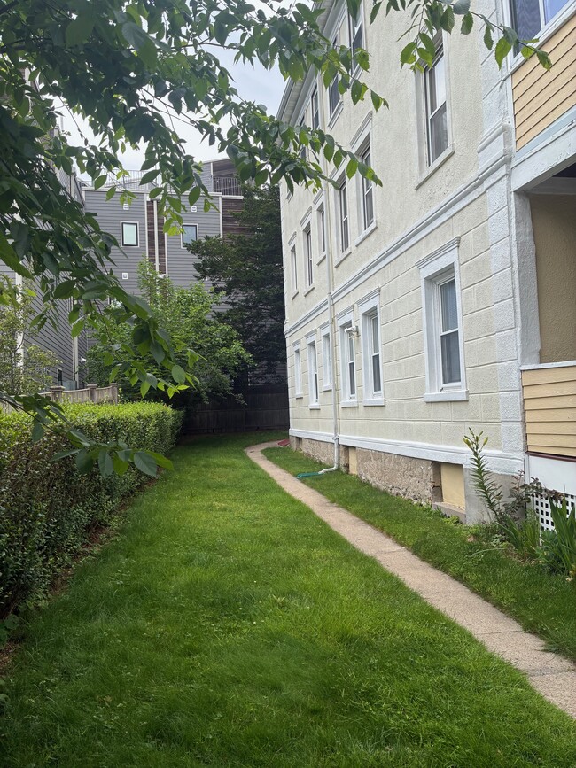 Building Photo - 22 Taft Hill Terrace