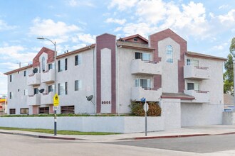 Building Photo - 9905 S Broadway