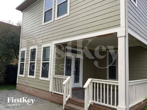 Building Photo - 3310 Lucy Dr