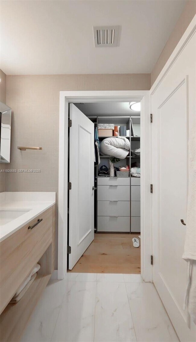 Building Photo - 16385 Biscayne Blvd