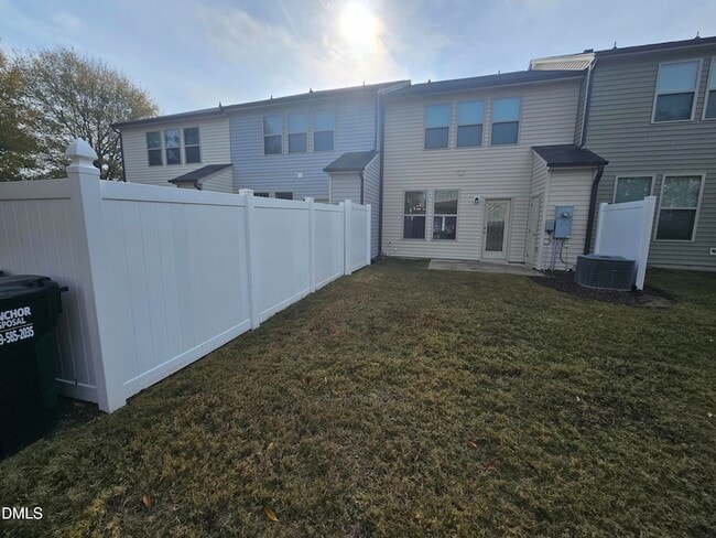 Building Photo - 30 Reunion Ct