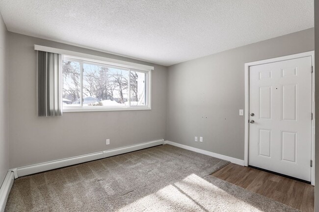 Building Photo - 2 Bedroom, Upper Level Unit for Rent in Coon Rapids! Everything Included but Electric & Internet!