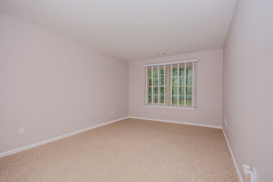 Building Photo - 413 Atlanta Court