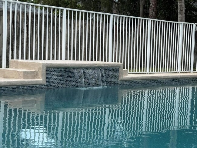 Building Photo - 969 Meadow Ave