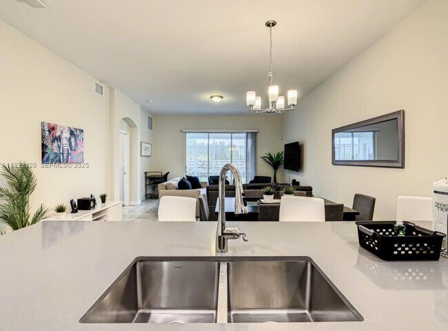 Building Photo - 653 Ocean Course Ave