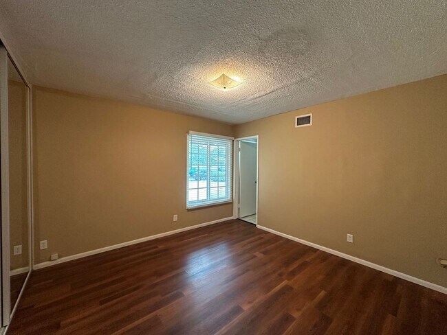 Building Photo - Stunning 5 bedroom tree lined cul-de-sac street in West Hills