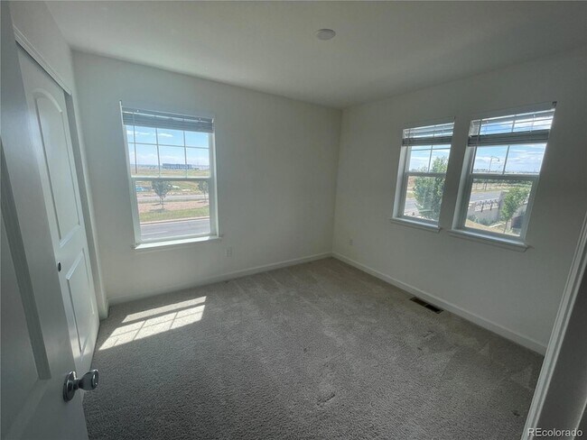 Building Photo - 1900 Shoshone Pl