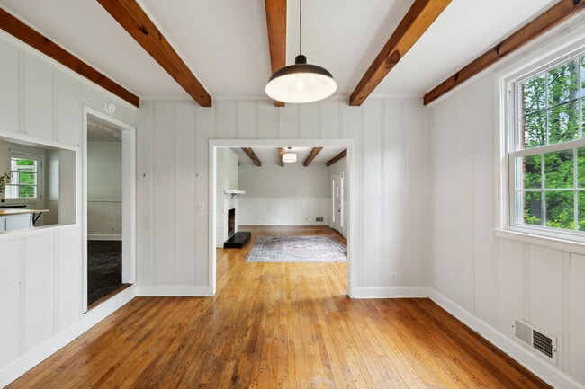 Building Photo - 1155 Ridge Hill Rd