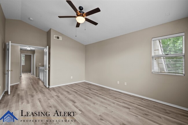 Building Photo - 23721 Skycrest Cir Dr