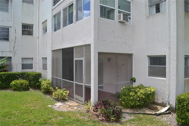 Building Photo - 8000 Lagos De Campo Blvd