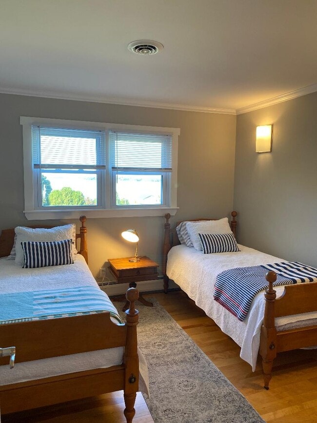 Building Photo - 67 Suncrest Terrace