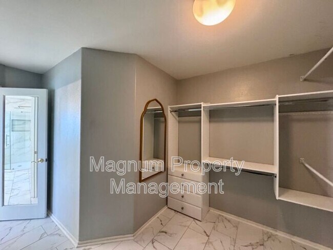 Building Photo - 32358 Gardenvail Dr