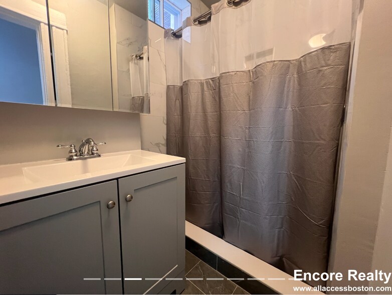 Building Photo - 378 Riverway
