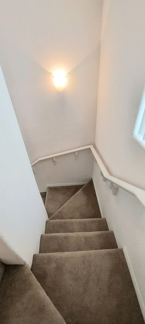 Building Photo - Short term available!! Great location! Dow...