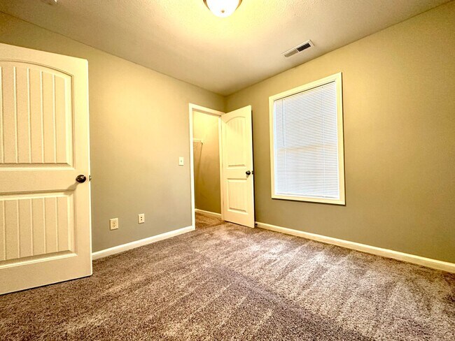 Building Photo - Move-In Special Available! Beautiful Singl...
