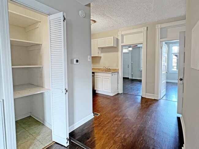 Building Photo - 16 S Stafford Ave