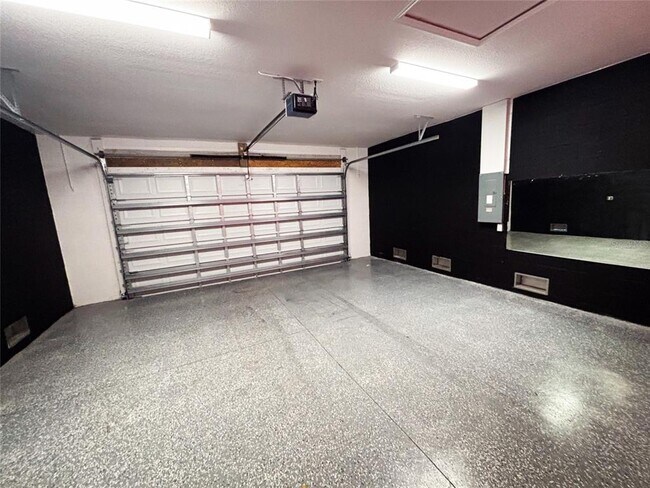 Building Photo - 14097 Clarissa Ln