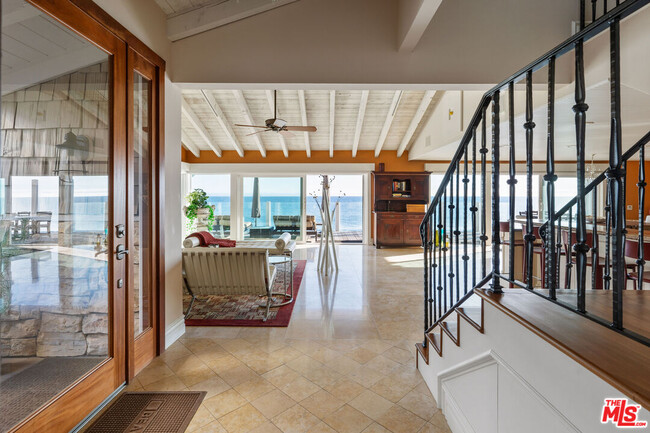 Building Photo - 26956 Malibu Cove Colony Dr