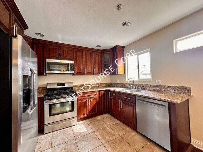 Building Photo - 4220 Fair Ave