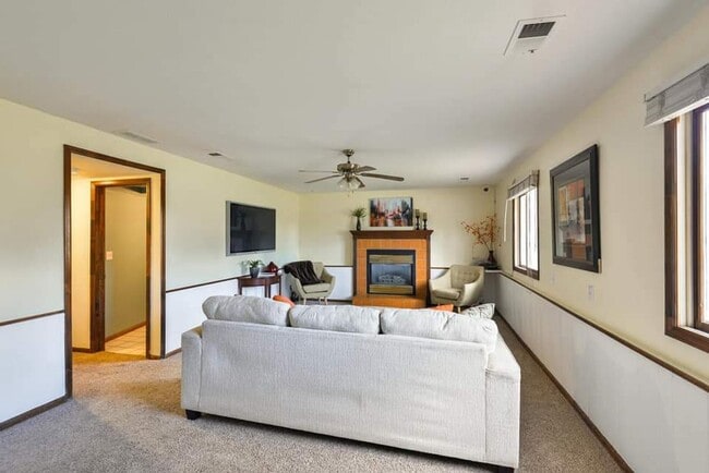 Building Photo - Beautiful 4 Bed, 2 Bath House in SW Fort Collins!