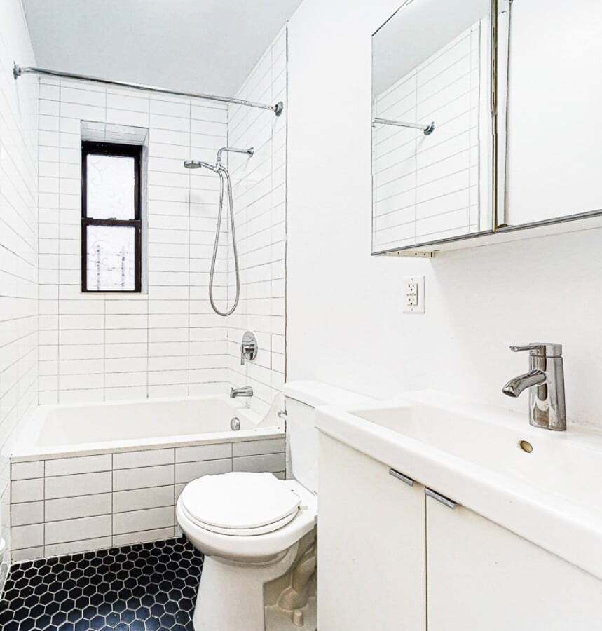 Building Photo - Seventh Avenue