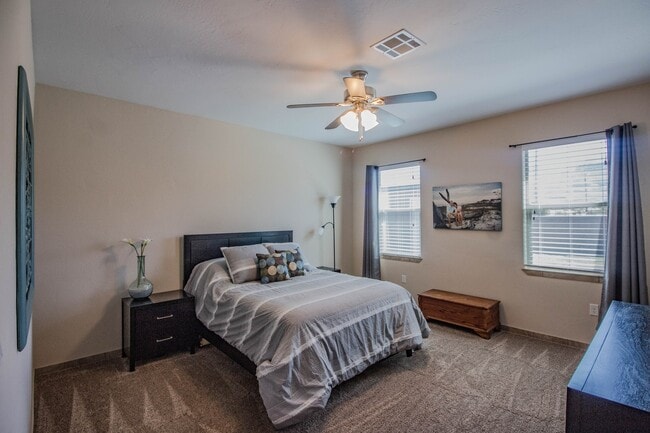 Building Photo - Spacious, Charming Home
