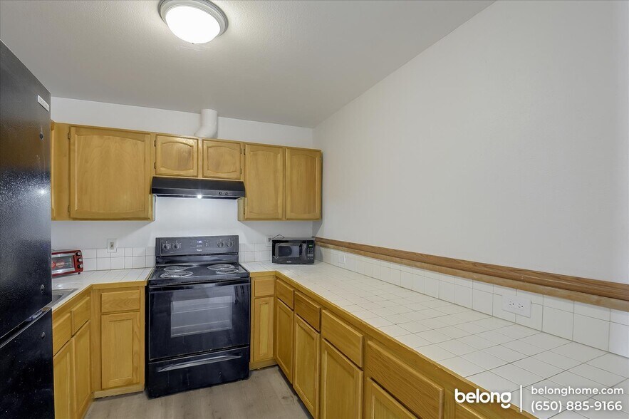 Building Photo - 1475 Hawes St