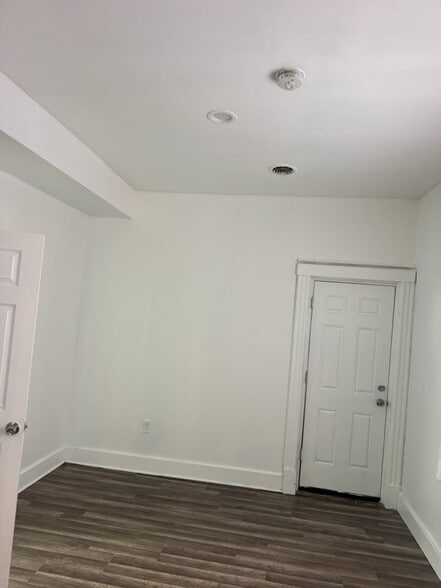 Building Photo - 141 Vandalia St