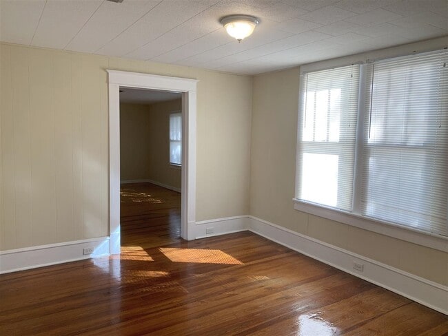 Building Photo - 66 Fullerwood Dr