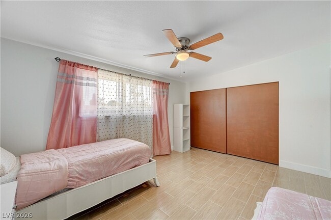 Building Photo - 1799 Valley Dr