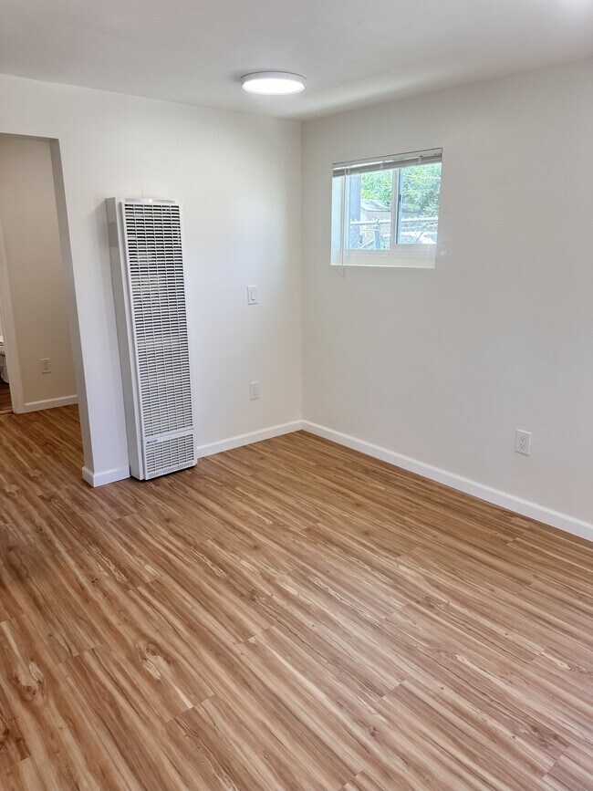 Building Photo - Ridgeway Home