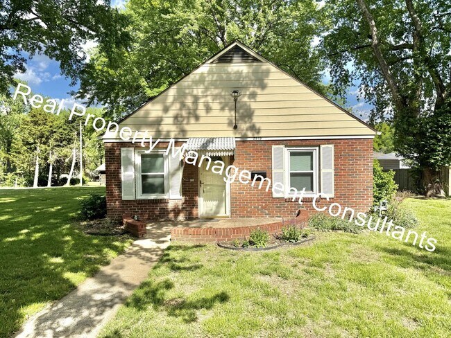 Primary Photo - 2 Bedroom Classic Ranch