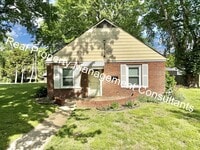Building Photo - 2 Bedroom Classic Ranch