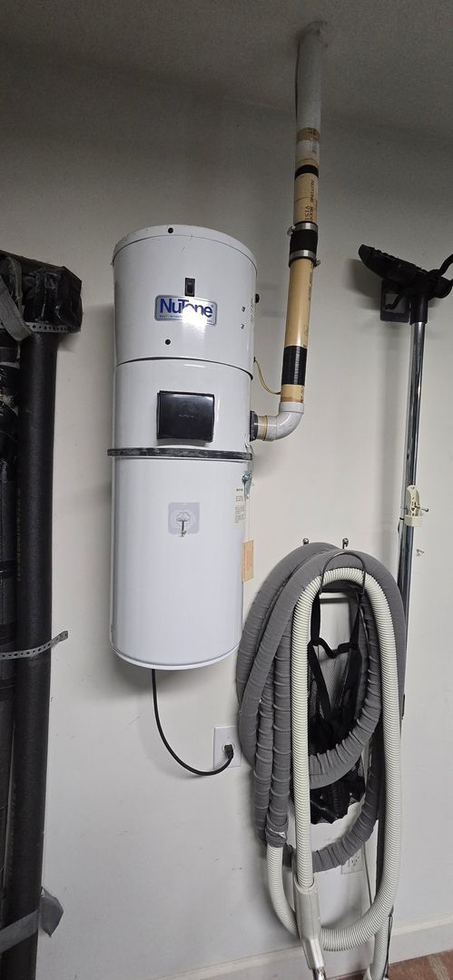 Building Photo - One Level Ranch