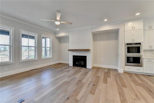 Building Photo - 375 Chiswick Cir