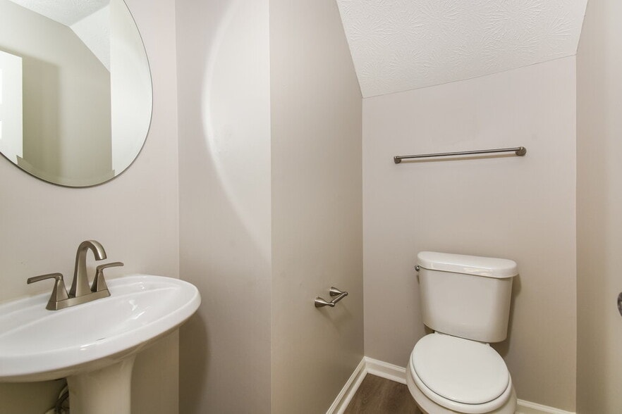 Building Photo - 2750 Northgate Way NW