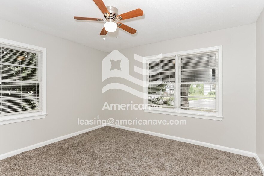 Building Photo - 214 Evergreen St