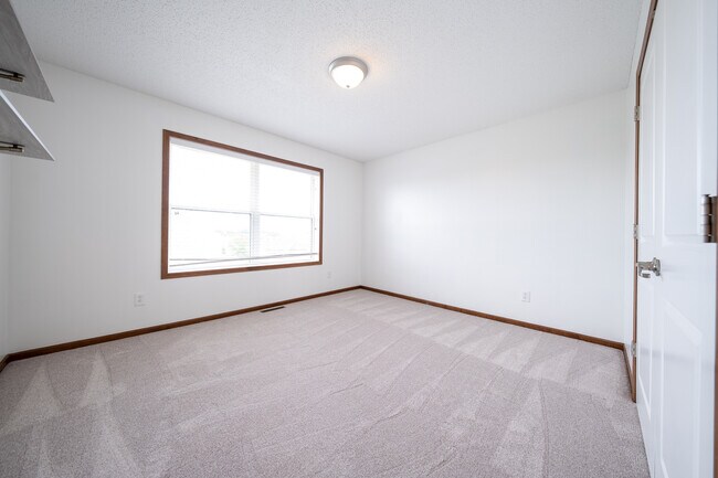 Building Photo - 15515 59th Pl N