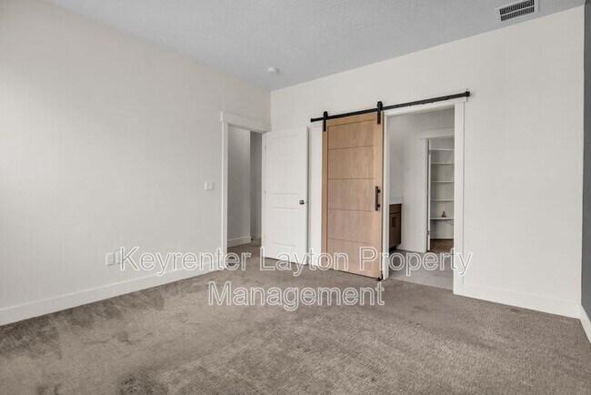 Building Photo - 5141 Rambutan Wy