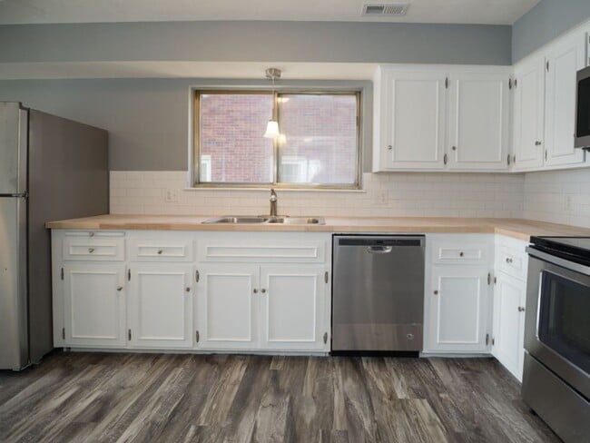 Building Photo - 5116-20