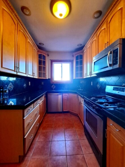 Building Photo - 9302 202nd St